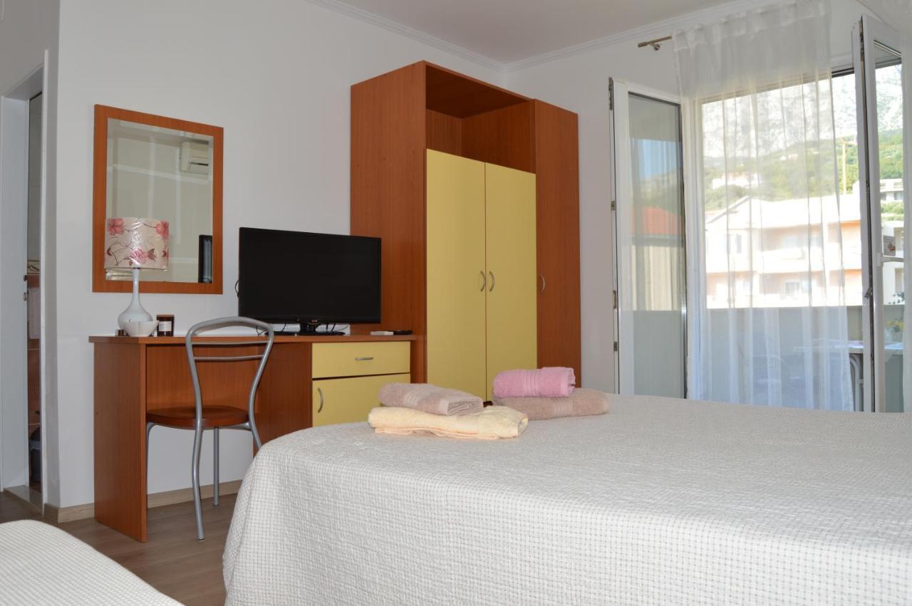 Rooms & Apartments Villa Anka Tučepi Exteriör bild