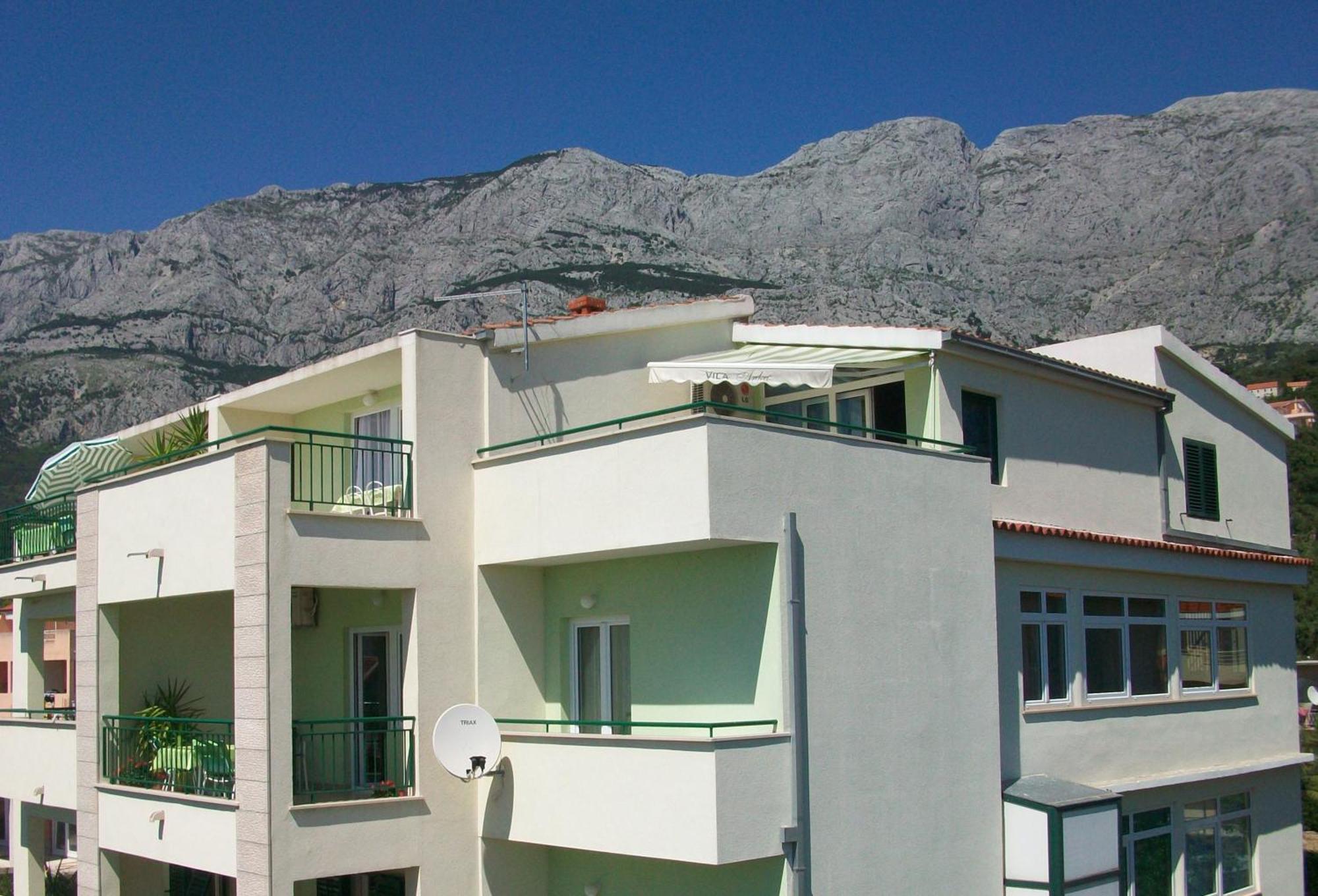 Rooms & Apartments Villa Anka Tučepi Exteriör bild